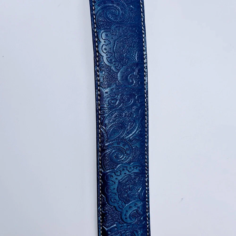 Robert Graham Mens Big Bang Paisley Embossed Leather Big and Tall 56